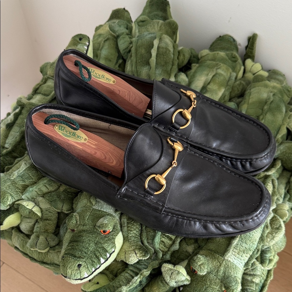 Gucci Black Leather Loafers with gold buckle